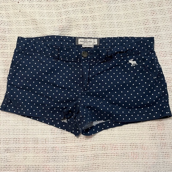 Abercrombie & Fitch Navy Polka Dot Shorts - Picture 1 of 3